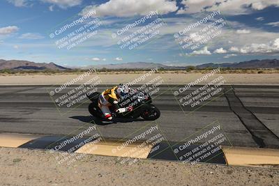 media/Nov-16-2025-Race Pace (Sun) [[8c5fa54630]]/Non Verified Riders (1st 20 Minutes)/3-Turn 3 Inside (11am)/